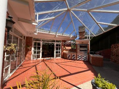 Casa de 4 alcobas en venta en Cerros De Suba, Bogotá, 974 m² · foto 2 de 20