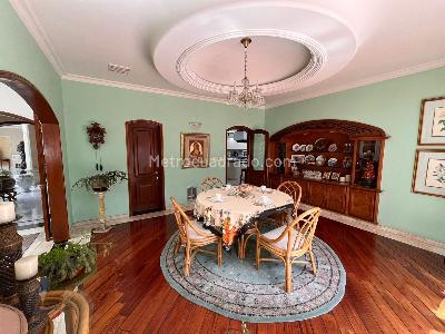 Casa de 4 alcobas en venta en Cerros De Suba, Bogotá, 974 m² · foto 3 de 20