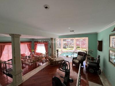 Casa de 4 alcobas en venta en Cerros De Suba, Bogotá, 974 m² · foto 6 de 20