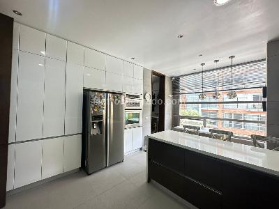 Apartamento de 3 alcobas en venta en La Cabrera Alta, Bogotá, 265 m² · foto 17 de 18