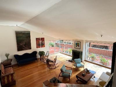 Apartamento de 3 alcobas en venta en Los Rosales, Bogotá, 412 m² · foto 2 de 10