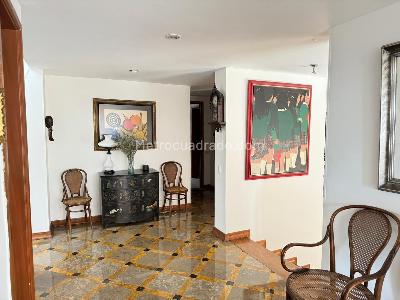 Apartamento de 3 alcobas en venta en Los Rosales, Bogotá, 412 m² · foto 7 de 10