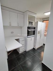 Apartamento de 3 alcobas en venta en Rincon Del Chico, Bogotá, 120 m² · foto 4 de 19