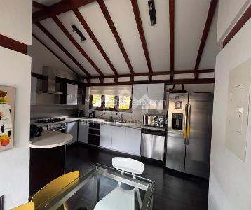Casa de 4 alcobas en venta en Sindamanoy, Chía, 250 m² · foto 2 de 20