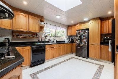 Apartamento de 3 alcobas en venta en Los Rosales, Bogotá, 412 m² · foto 13 de 20