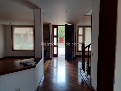 Casa de 4 alcobas en venta en Ub Los Geranios, Chía, 230 m² · foto 2 de 17