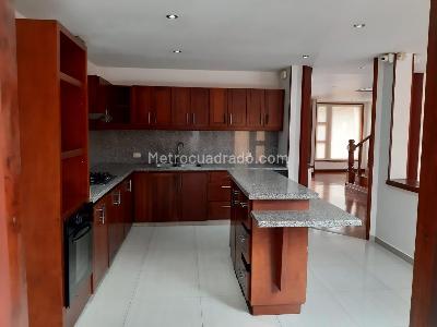 Casa de 4 alcobas en venta en Ub Los Geranios, Chía, 230 m² · foto 6 de 17