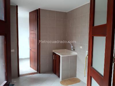 Casa de 4 alcobas en venta en Ub Los Geranios, Chía, 230 m² · foto 8 de 17