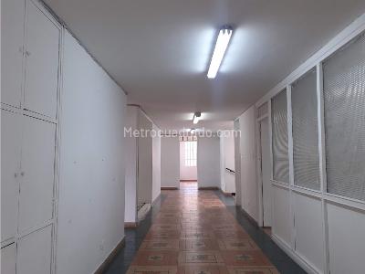 Casa de 5 alcobas en venta en Country Club, Bogotá, 348 m² · foto 16 de 20