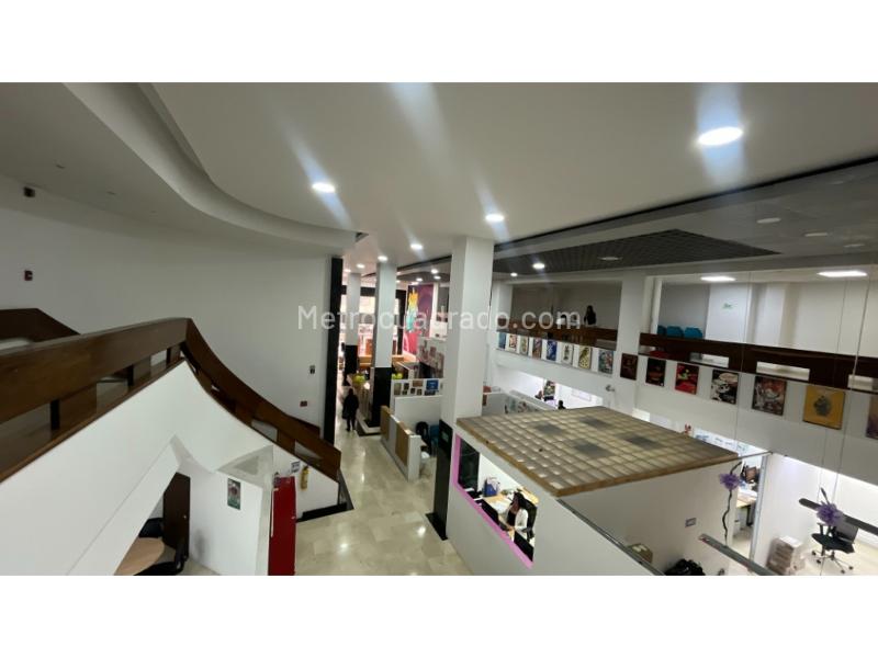 Edificio de Oficinas en Venta, La Candelaria, Bogotá D.C. - Más