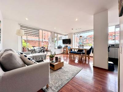 Apartamento de 2 alcobas en venta en Santa Barbara, Bogotá, 79 m² · foto 2 de 12