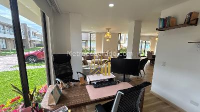 Casa de 3 alcobas en venta en Via Tiquiza Chía, Chía, 290 m² · foto 3 de 19