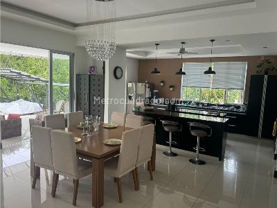 Casa de 4 alcobas en venta en Caimo, Armenia, 1811 m² · foto 7 de 14
