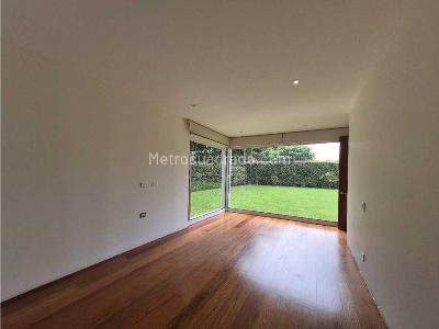 Casa de 3 alcobas en venta en Guaymaral, Bogotá, 1890 m² · foto 11 de 20