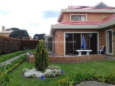 Casa de 4 alcobas en venta en San Simon Guaymaral, Bogotá, 350 m² · foto 2 de 15