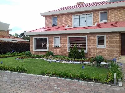 Casa de 4 alcobas en venta en San Simon Guaymaral, Bogotá, 350 m² · foto 3 de 15
