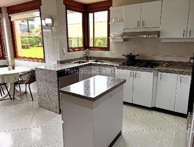 Casa de 4 alcobas en arriendo en Chía Guaymaral, Chía, 360 m² · foto 10 de 17