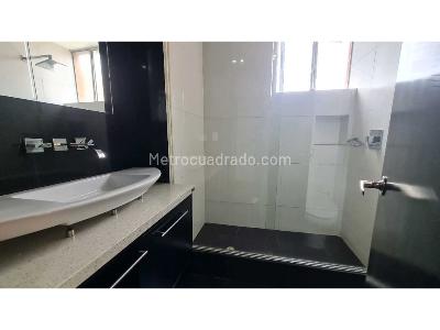 Apartamento de 3 alcobas en venta en Chico, Bogotá, 133 m² · foto 16 de 20
