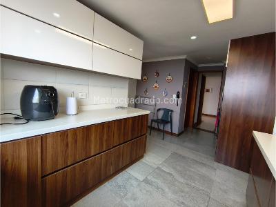 Apartamento de 4 alcobas en venta en El Poblado, Medellín, 250 m² · foto 7 de 19