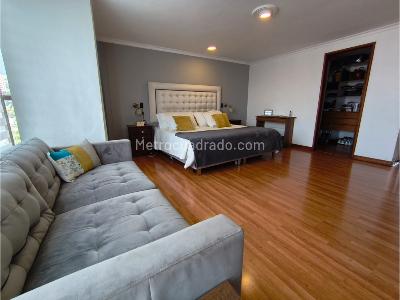 Apartamento de 4 alcobas en venta en El Poblado, Medellín, 250 m² · foto 18 de 19