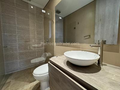 Apartamento de 2 alcobas en venta en Chico Navarra, Bogotá, 125 m² · foto 17 de 20