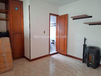 Casa de 5 alcobas en venta en El Recreo De Los Frailes, Bogotá, 323 m² · foto 13 de 20
