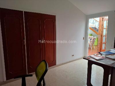 Casa de 5 alcobas en venta en El Recreo De Los Frailes, Bogotá, 323 m² · foto 12 de 20