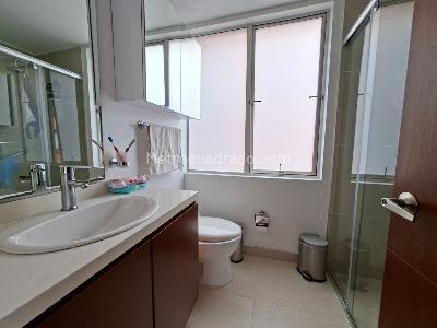 Apartamento de 2 alcobas en venta en Santa Barbara Occidental, Bogotá, 114 m² · foto 6 de 20