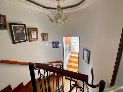 Casa de 3 alcobas en venta en Ub Cordoba, Bogotá, 274 m² · foto 3 de 18