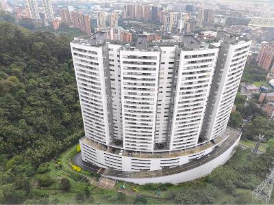 Apartamento de 2 alcobas en arriendo en El Poblado, Medellín, 74 m² · foto 2 de 19