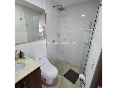 Apartamento de 2 alcobas en arriendo en El Poblado, Medellín, 74 m² · foto 11 de 19
