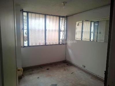 Casa de 3 alcobas en venta en Mandalay, Bogotá, 250 m² · foto 15 de 20