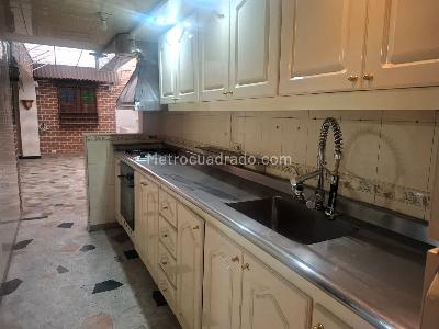 Casa de 3 alcobas en venta en Mandalay, Bogotá, 250 m² · foto 9 de 20