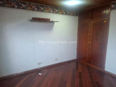 Casa de 3 alcobas en venta en Mandalay, Bogotá, 250 m² · foto 12 de 20