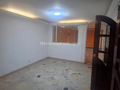 Casa de 3 alcobas en venta en Mandalay, Bogotá, 250 m² · foto 11 de 20