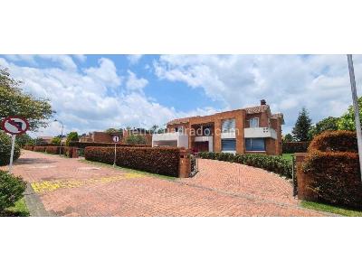 Casa de 4 alcobas en venta en Guaymaral, Bogotá, 1350 m² · foto 2 de 20