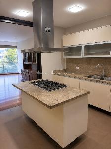 Apartamento de 3 alcobas en venta en Calleja Alta, Bogotá, 265 m² · foto 8 de 20