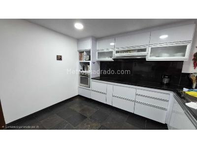 Apartamento de 3 alcobas en venta en Chico, Bogotá, 172 m² · foto 3 de 16