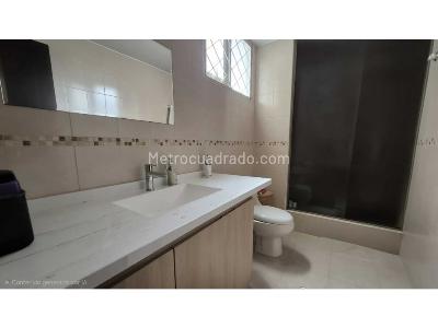 Apartamento de 3 alcobas en venta en Chico, Bogotá, 172 m² · foto 13 de 16