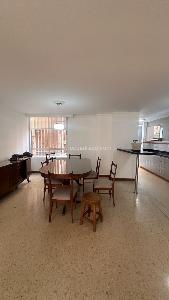 Apartamento de 5 alcobas en venta en Laureles, Medellín, 139 m² · foto 2 de 9