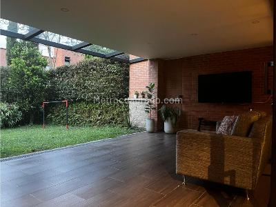 Casa de 4 alcobas en venta en Loma De Ayura, Envigado, 202 m² · foto 2 de 20