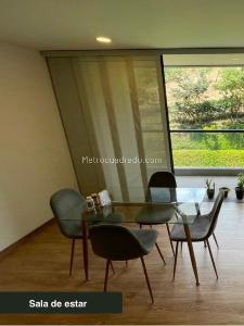 Apartamento de 3 alcobas en venta en Curubal, Envigado, 85 m² · foto 2 de 10