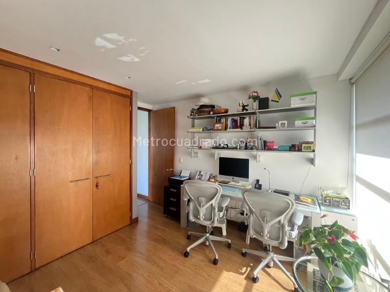 Modern 2BR Apartment with Balcony in Alejandría - 5