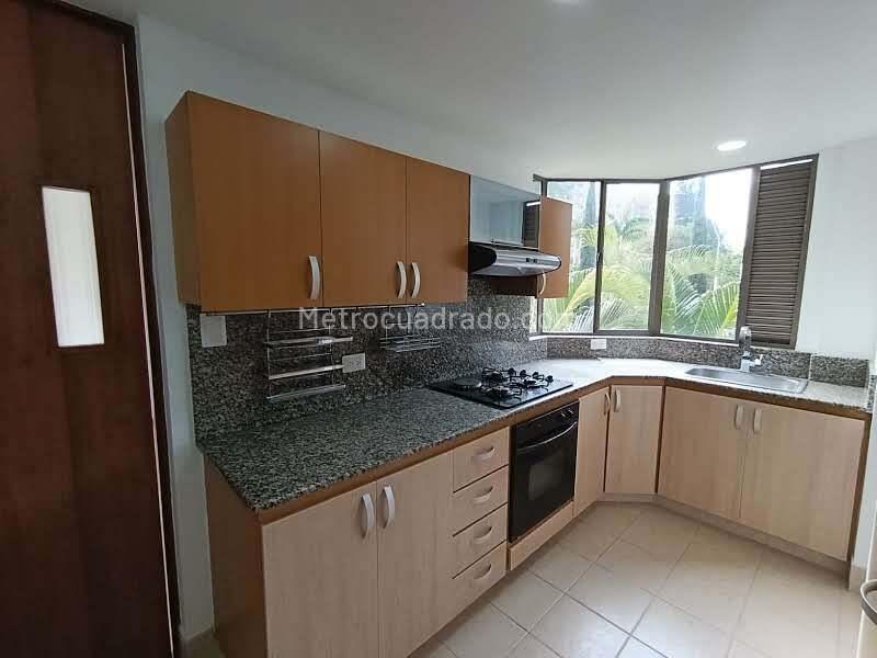 Apartamento Cómodo de 3 Alcobas en Los Balsos - 3