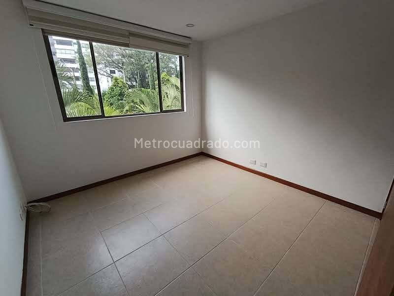 Apartamento Cómodo de 3 Alcobas en Los Balsos - 6