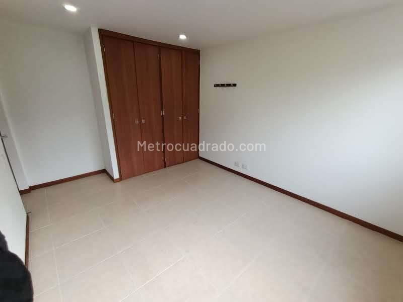 Apartamento Cómodo de 3 Alcobas en Los Balsos - 7