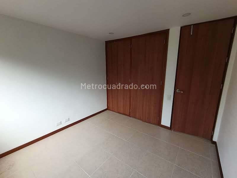 Apartamento Cómodo de 3 Alcobas en Los Balsos - 8