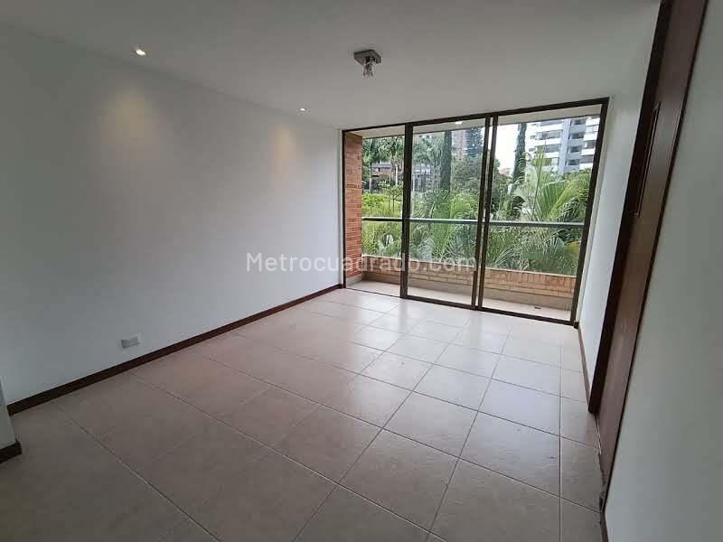 Apartamento Cómodo de 3 Alcobas en Los Balsos - 9