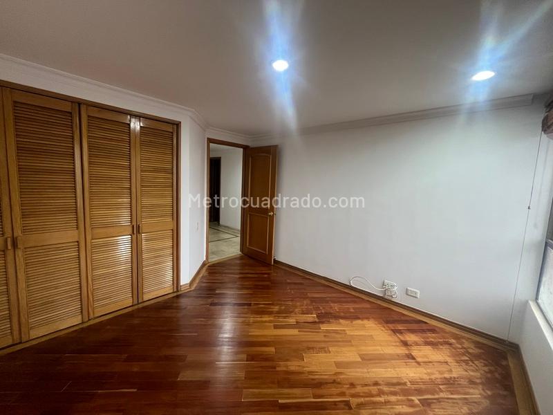 3BR Apartment with Terrace in Los Balsos, El Poblado - 8