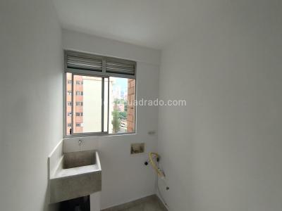 Apartamento de 2 alcobas en arriendo en Castropol, Medellín, 85 m² · foto 10 de 12